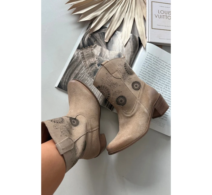 Zamszowe Skórzane Botki Damskie Ażurowe Na Obcasie Zazoo 3844 Beżowe