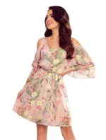 Vzdušné dámské šaty v růžové barvě s květinovým vzorem a dekoltem model 8259060 - numoco Vzdušné dámské šaty v růžové barvě s květinovým vzorem a dekoltem model 8259060 - numoco