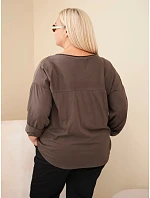 Dámská bavlněná halenka Plus Size s potiskem a výstřihem U hnědá Dámská bavlněná halenka Plus Size s potiskem a výstřihem U hnědá