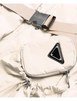 Krátká béžová dámská bunda s páskem model 17032530 - Ann Gissy Krátká béžová dámská bunda s páskem model 17032530 - Ann Gissy