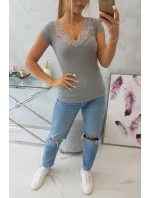 Blúzka s čipkovým výstrihom šedá