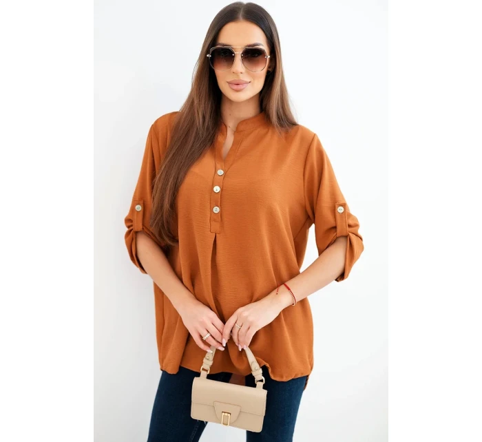 Halenka s delším zadním dílem tmavě camelová