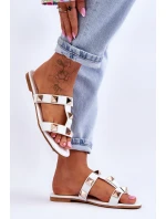 Dámské pantofle s velkými cvočky Bíle model 21618017 - Boto Dámské pantofle s velkými cvočky Bíle model 21618017 - Boto