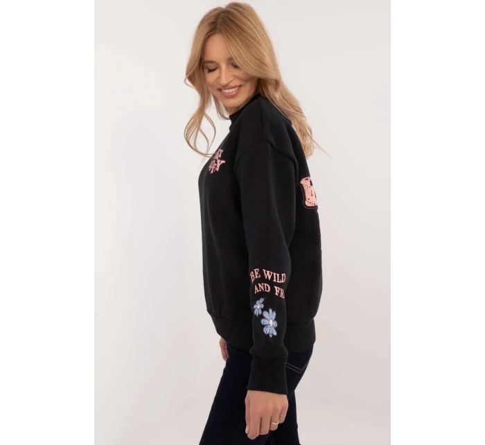 Model mikiny s kapucňou 203487 Podúroveň Model mikiny s kapucňou 203487 Podúroveň