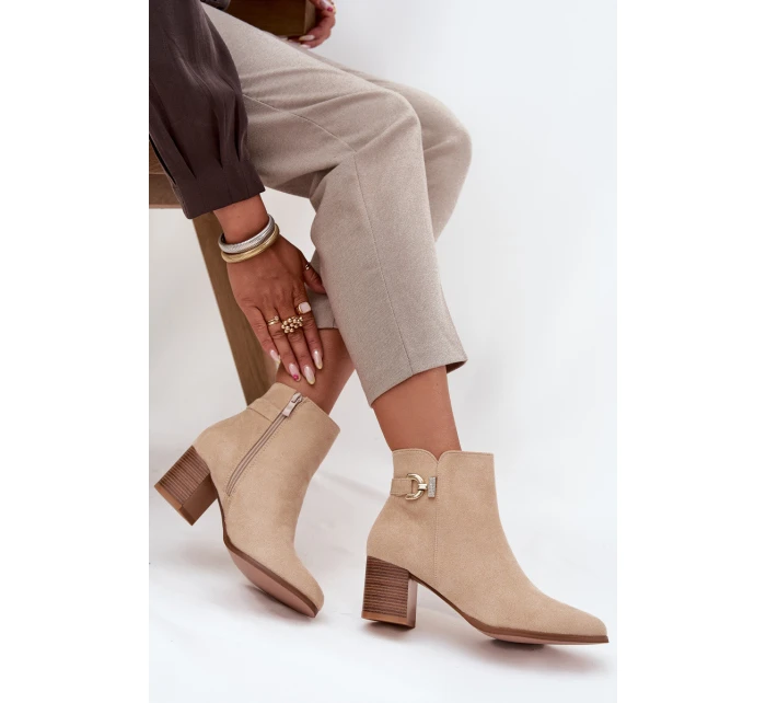 Ocieplane Botki Damskie Na Słupku Ze Złotym Detalem Beżowe Renora Ocieplane Botki Damskie Na Słupku Ze Złotym Detalem Beżowe Renora