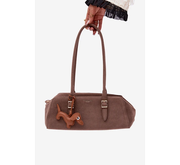 Kabelka z imitace semiše s přívěskem Tmavě béžová model 22111594 - Flora&Co