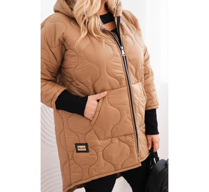 Dámská zimní bunda Plus Size prošívaná s kapucí camelová