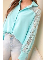 Dámske viskózové tričko s čipkovanými rukávmi a golierom mätovej farby