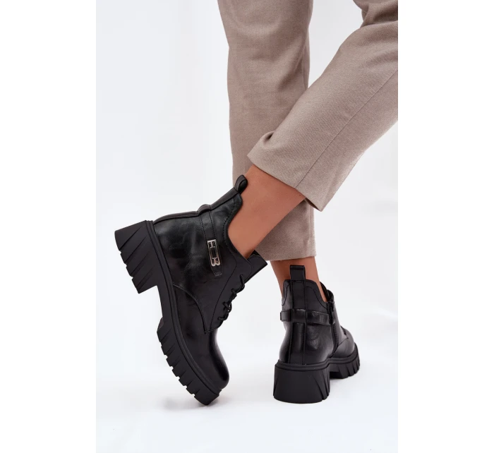 Nízké zateplené dámské kotníkové boty na klínku s ozdobným páskem Černé model 21708426 - Boto Nízké zateplené dámské kotníkové boty na klínku s ozdobným páskem Černé model 21708426 - Boto