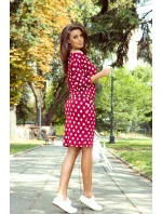 Dámske športové šaty v bordovej farbe s bodkami, zaväzovaním a kapsičkami 13-111