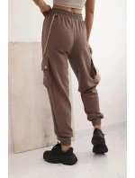 Dámské bavlněné cargo kalhoty s kapsami a řetízkem mocca