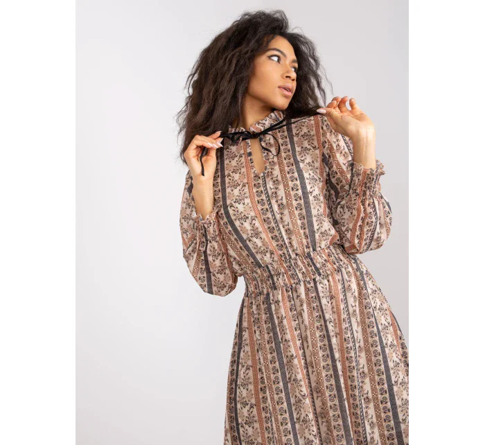 Sukienka DHJ SK ciemny bezowy model 19755080 - FPrice Sukienka DHJ SK ciemny bezowy model 19755080 - FPrice