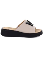 Dámske kožené žabky na platforme béžové Vinceza 66950