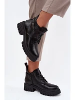 Nízké zateplené dámské kotníkové boty na klínku s ozdobným páskem Černé model 21708426 - Boto Nízké zateplené dámské kotníkové boty na klínku s ozdobným páskem Černé model 21708426 - Boto