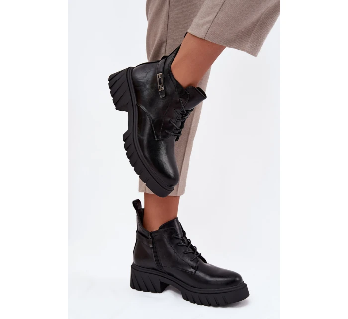 Nízké zateplené dámské kotníkové boty na klínku s ozdobným páskem Černé model 21708426 - Boto Nízké zateplené dámské kotníkové boty na klínku s ozdobným páskem Černé model 21708426 - Boto