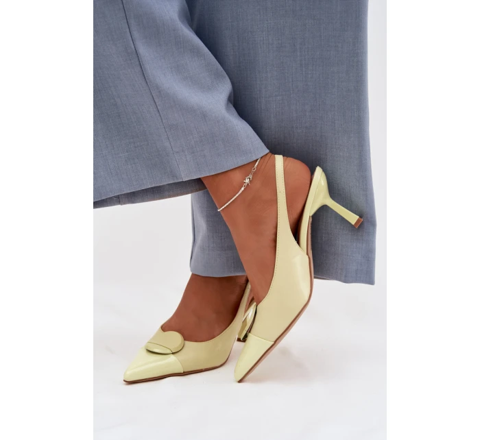Sandále na podpätku model 225218 Vykročte štýlovo
