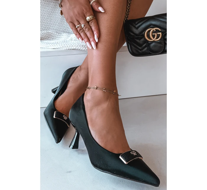 Lodičky s ozdobným detailem model 21937544 - Boto Lodičky s ozdobným detailem model 21937544 - Boto