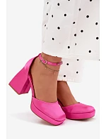 Sandály na podpatku s saténovým povrchem Fuksie Calistae