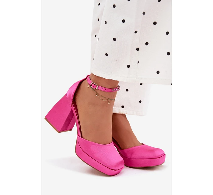 Sandály na podpatku s saténovým povrchem Fuksie Calistae