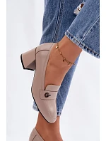 Kožené dámské polobotky na podpatku model 22100040 Béžové - VINCEZA Kožené dámské polobotky na podpatku model 22100040 Béžové - VINCEZA