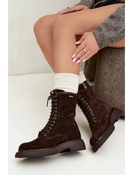 Zateplené kožené semišové kotníkové boty na klínu Big Star model 22539851 hnědé - Big Star Shoes Zateplené kožené semišové kotníkové boty na klínu Big Star model 22539851 hnědé - Big Star Shoes