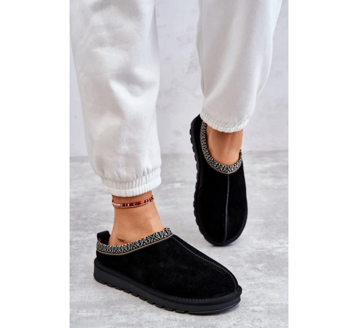 Dámské semišové pantofle s kožíškem černá model 21607416 - Boto