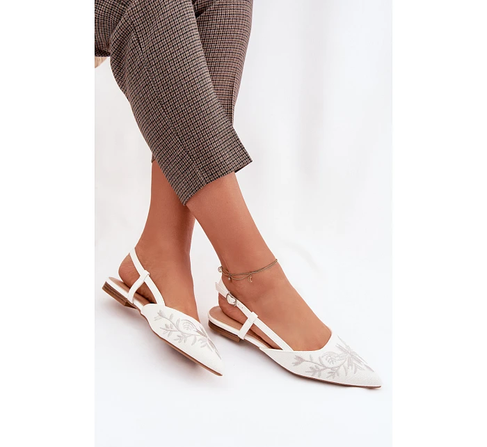 Dámské sandály s výšivkou na ploché bílé Grelia Dámské sandály s výšivkou na ploché bílé Grelia