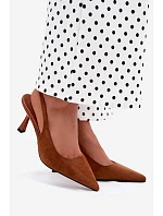 Dámske sandále na podpätku z imitácie semišu Camel Saria