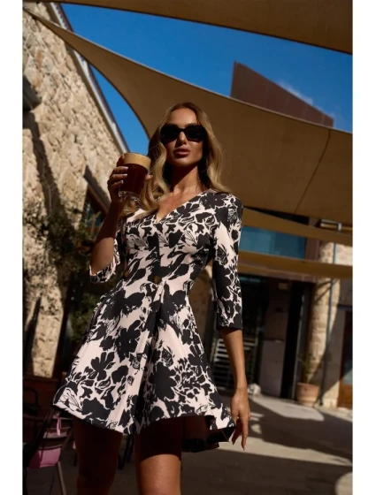 M849 Priliehavé mini šaty s potlačou - model 1