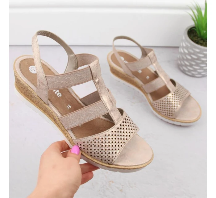 Pohodlné sandály na podpatku Remonte W model 19730112 rose gold - Rieker