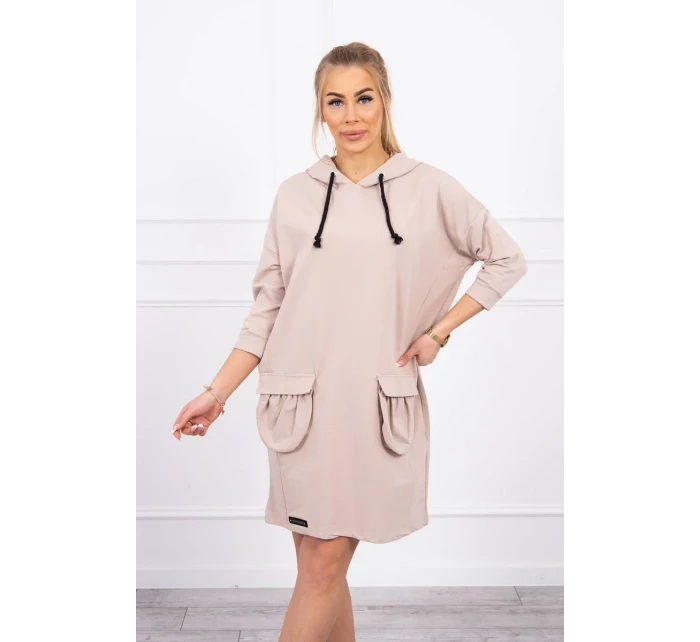 Béžové šaty s kapucí Béžové šaty s kapucí