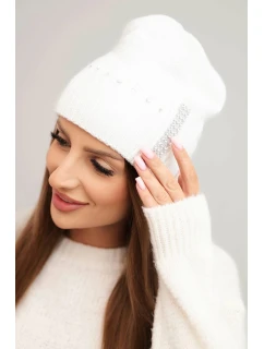 Dámská zimní čepice vlněná s krystaly model 21750388 bílá - K-Fashion