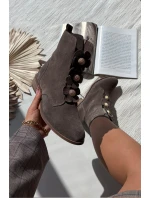 Zamszowe Botki Damskie Z Ozdobnymi Kwiatkami Zazoo 3085 Ciemnobeżowe