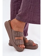 Kožené semišové dámské pantofle na platformě model 22126001 Tmavě béžové - VINCEZA