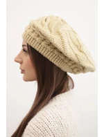 Dámská zimní pletená čepice volného střihu s ozdobným vzorem model 21878071 béžová - K-Fashion