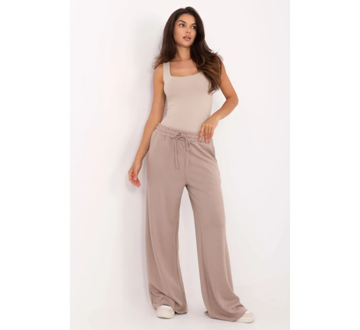 Tepláky model 216512 Relevantnosť Tepláky model 216512 Relevantnosť