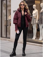 Kurtka damska zimowa pikowana z kapturem bordowa model 22350631 - FashionStreet Kurtka damska zimowa pikowana z kapturem bordowa model 22350631 - FashionStreet