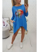 Oversize halenka s potiskem model 18743434 rtů chrpově modrá - K-Fashion Oversize halenka s potiskem model 18743434 rtů chrpově modrá - K-Fashion