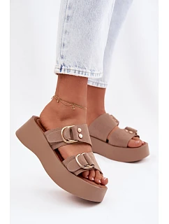 Žabky na platforme model 225370 Krok vo veľkom štýle