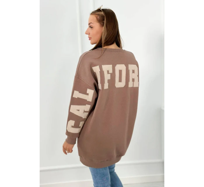 Izolovaná mikina s nápisom California mocca