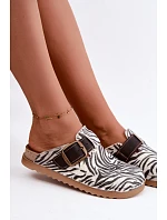 Dámské sandály s přezkou model 22368096 Zebra - Inblu