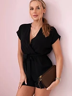 Krátky overal zviazaný v páse čierny
