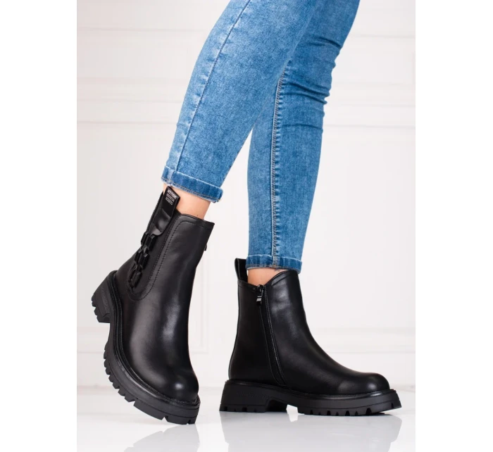 Komfortní kotníčkové boty dámské černé na plochém podpatku Komfortní kotníčkové boty dámské černé na plochém podpatku