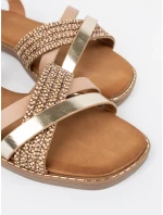 Praktické sandály dámské zlaté na plochém podpatku Praktické sandály dámské zlaté na plochém podpatku