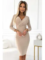 387-6 Priliehavé šaty s obálkovým výstrihom a dlhými rukávmi - béžové 387-6 Priliehavé šaty s obálkovým výstrihom a dlhými rukávmi - béžové