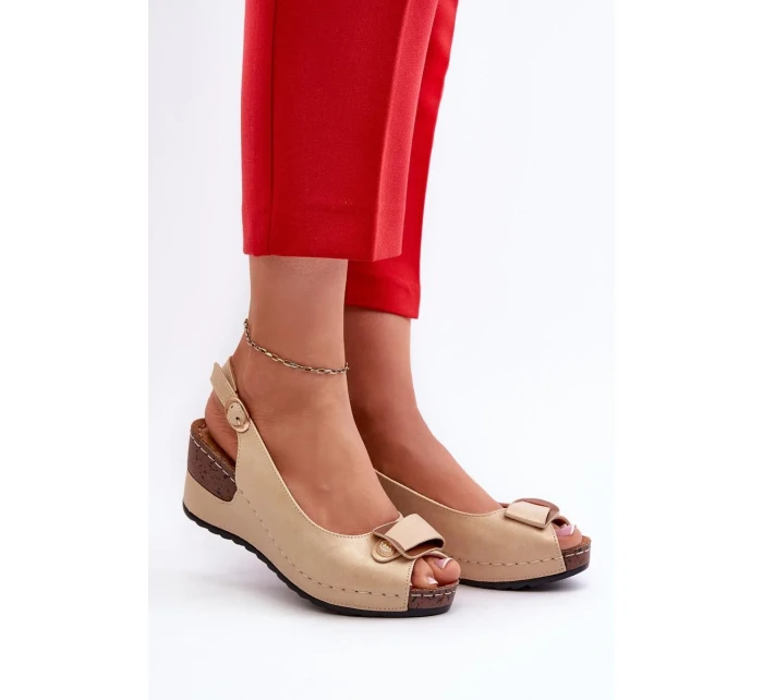 Model topánok na podpätku 197171 Krok v štýle Model topánok na podpätku 197171 Krok v štýle