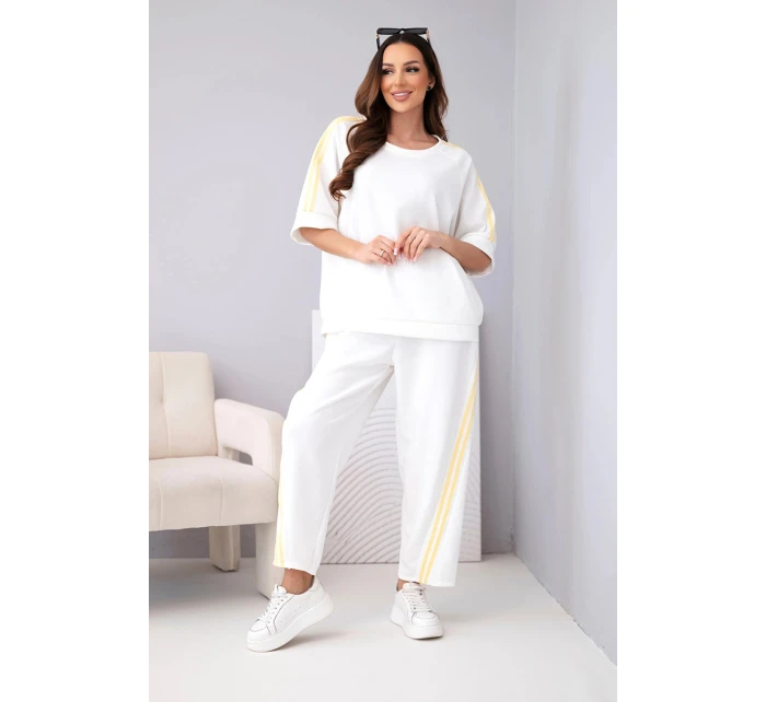 Dámska maslová viskózna mikina a nohavice s tienidlami biela