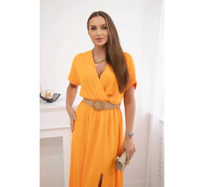 Dlouhé šaty s ozdobným páskem pomeranč