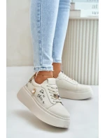 Dámske kožené tenisky s platformou a odznakom Vinceza Badge Beige Dámske kožené tenisky s platformou a odznakom Vinceza Badge Beige