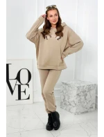 Bavlněná souprava s vyšívaným nápisem Paradise světle béžová Bavlněná souprava s vyšívaným nápisem Paradise světle béžová